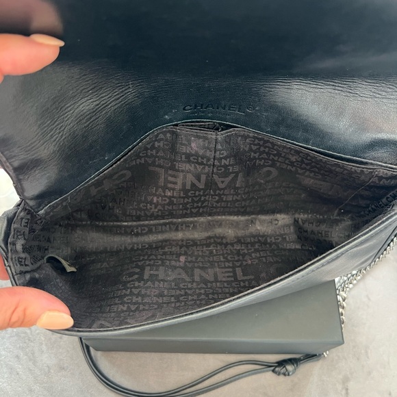 Vintage Chanel Knot Lambskin Bag - Picture 10 of 16